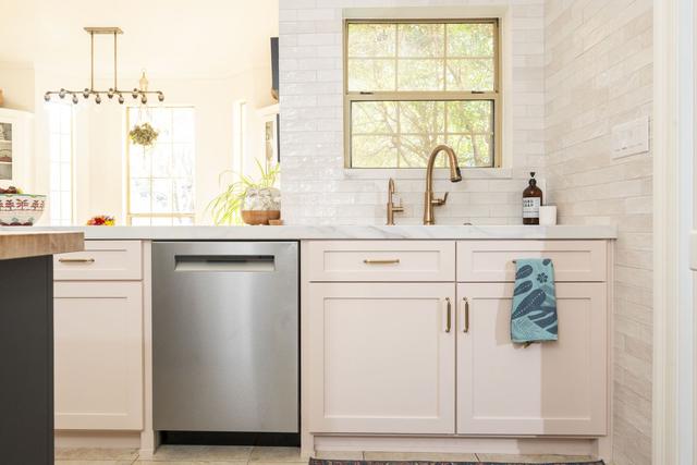 Kitchen and Bathroom Remodel in Plano, TX, finished remodel photo 8